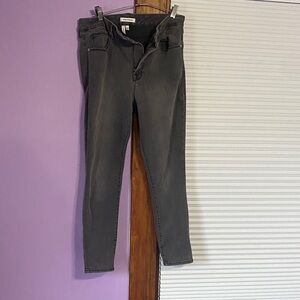 Dark Gray Women’s Skinny Jeans